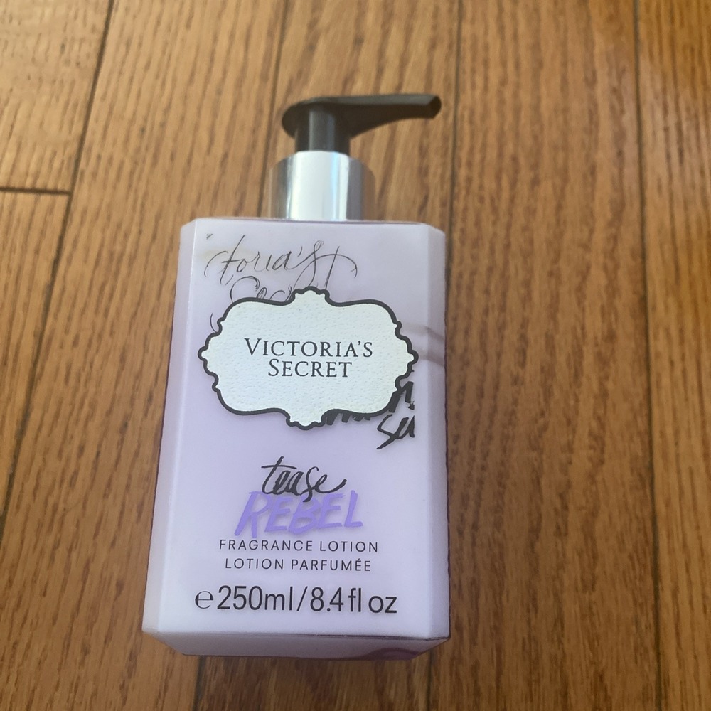 Victoria Secret Tease Rebel Fine‎ Fragrance Lotion 8.4 fl oz